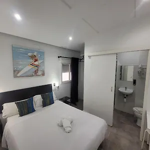 Pensión Ayz Frailes - Auto Check-in (adults Only), Málaga